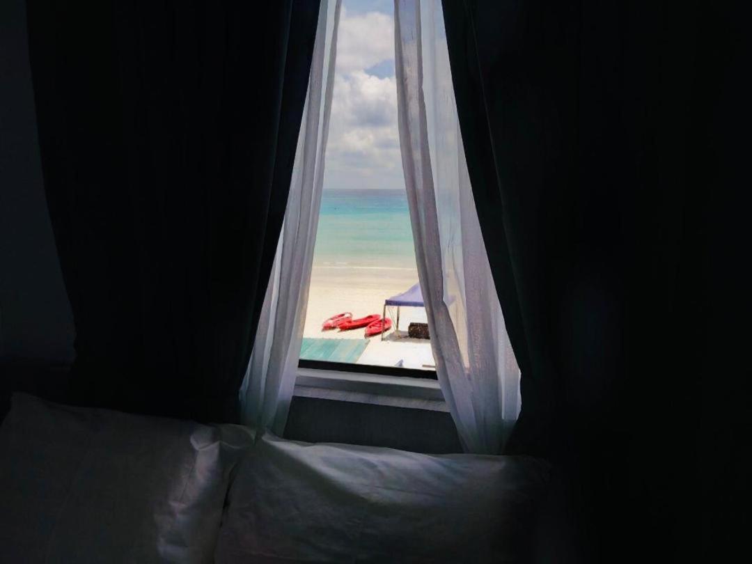 The Room Perhentian - Long Beach Kampung Kuala Besut Exteriör bild