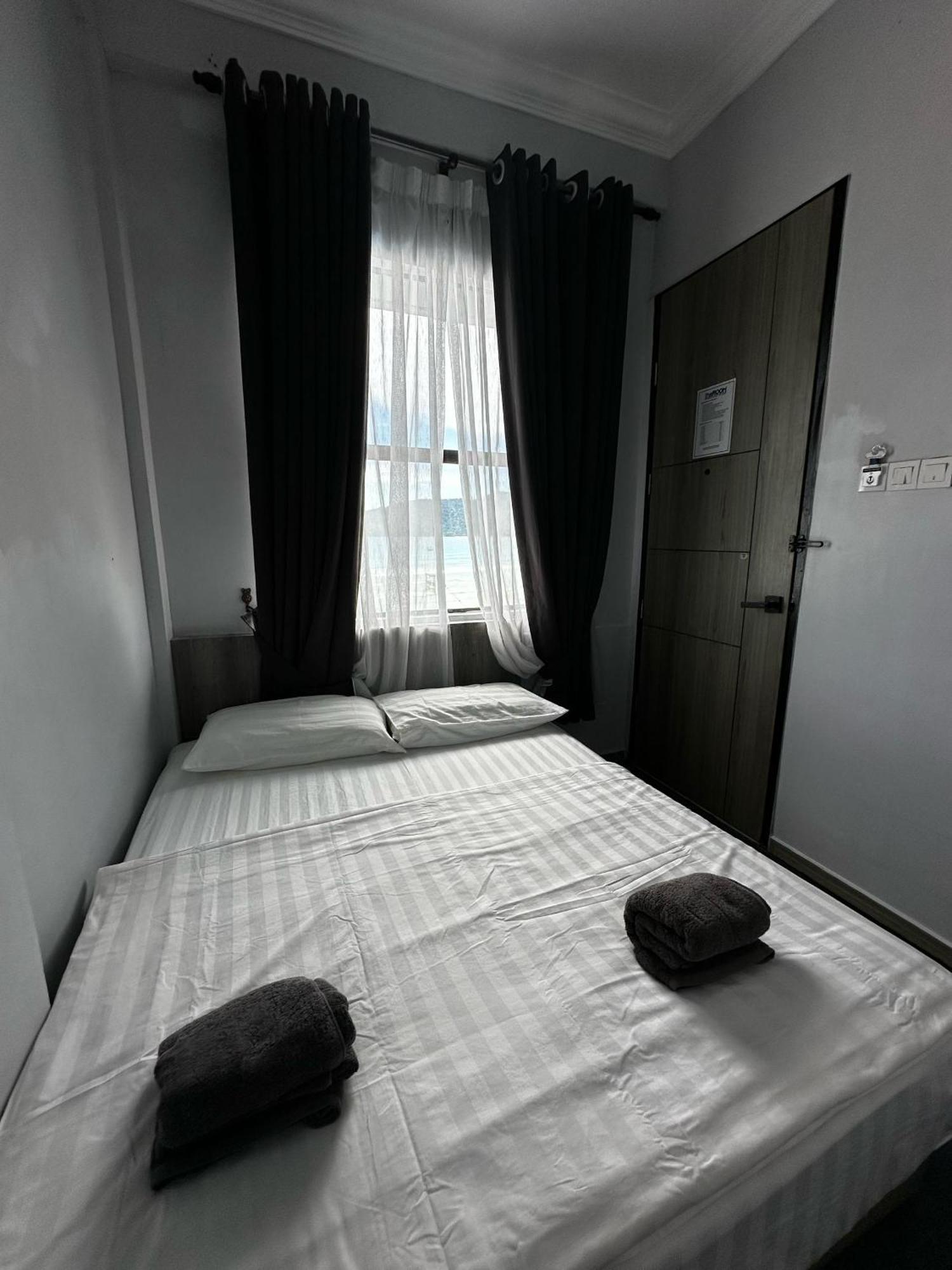 The Room Perhentian - Long Beach Kampung Kuala Besut Exteriör bild